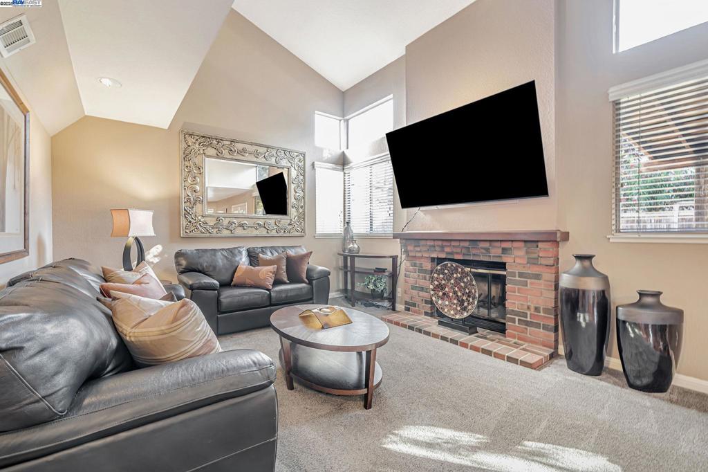 SPRINGWOOD MEAD - Residential