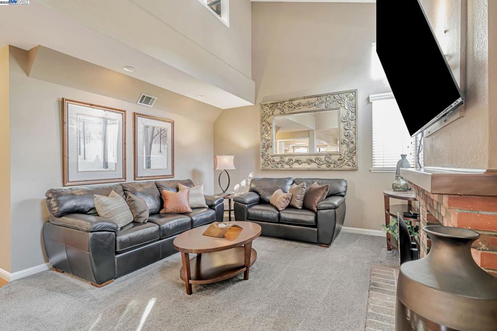 SPRINGWOOD MEAD - Residential