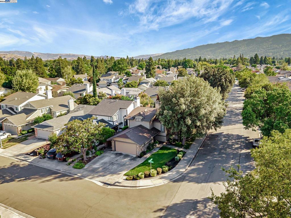 SPRINGWOOD MEAD - Residential