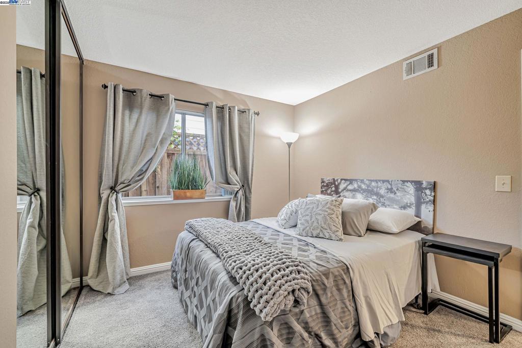 SPRINGWOOD MEAD - Residential