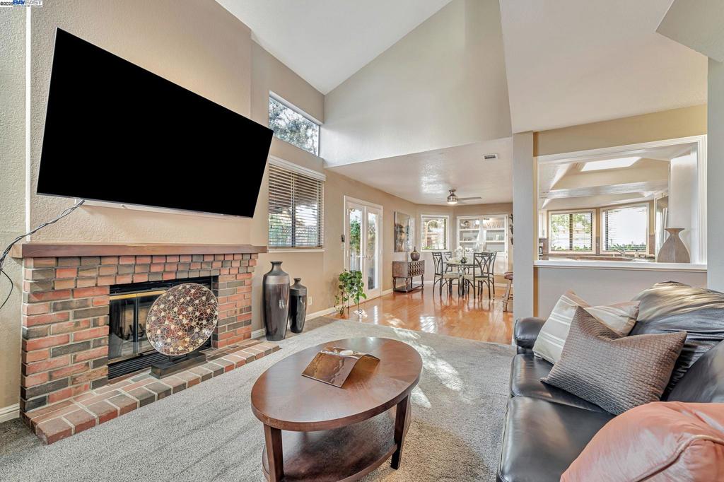 SPRINGWOOD MEAD - Residential