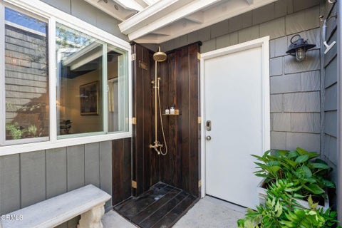 Tiny photo for 4575 Gateshead Bay, Oxnard, CA 93035 (MLS # V1-35480)
