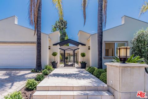 Photo of 480 N Robinwood Drive, Los Angeles, CA 90049 (MLS # 26654879)