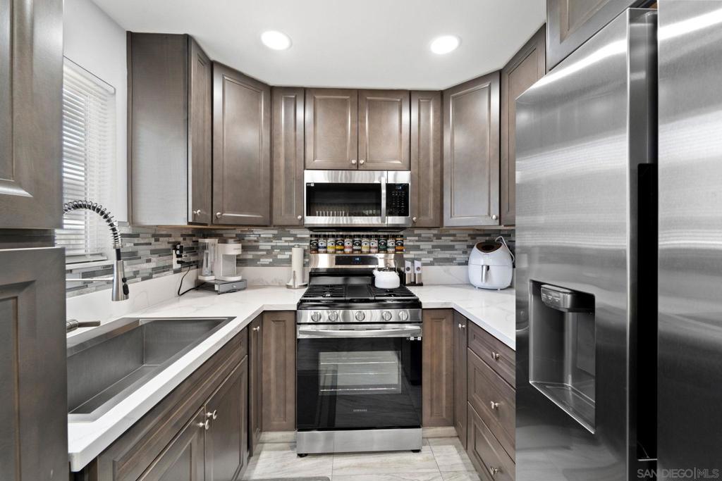 196 W Park Ave 1