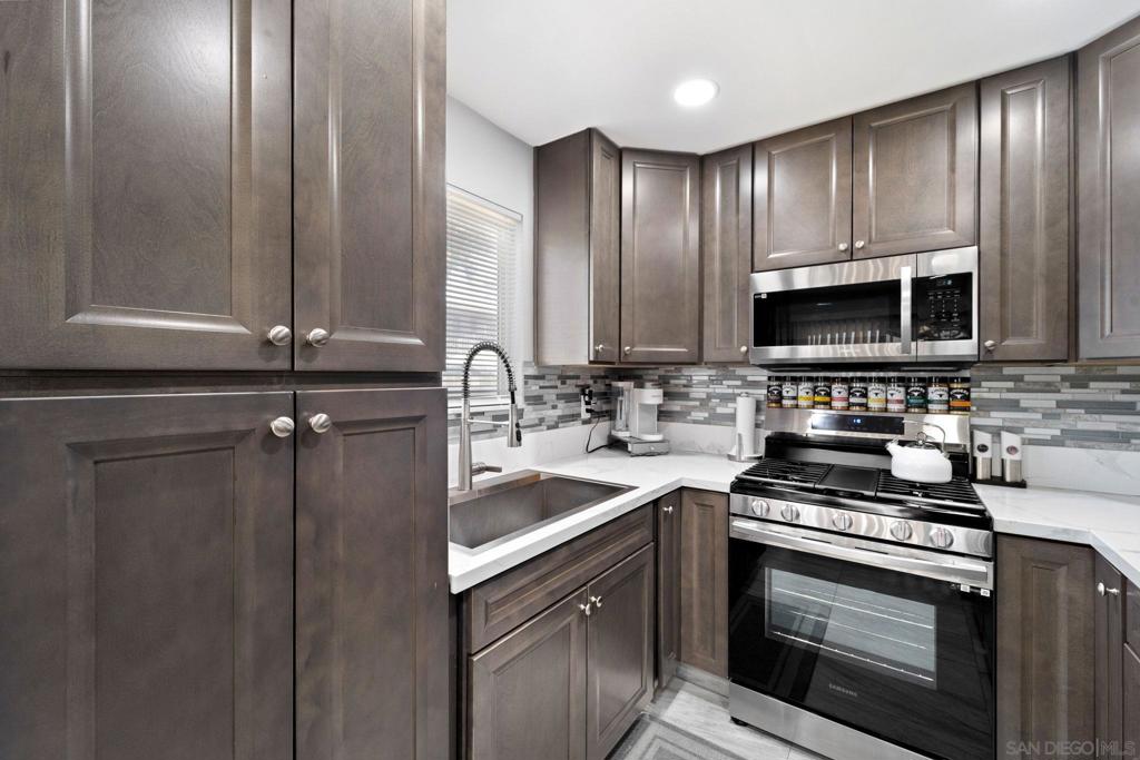 196 W Park Ave 1