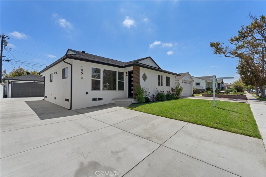 19910 Bernist Avenue