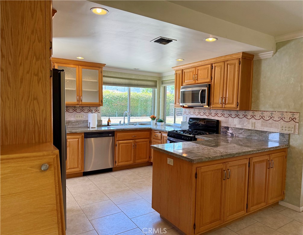 525 Fountain Springs