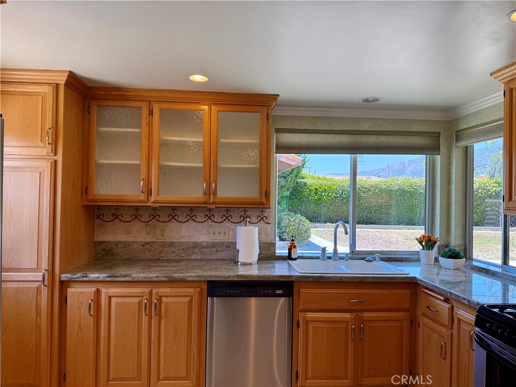 525 Fountain Springs