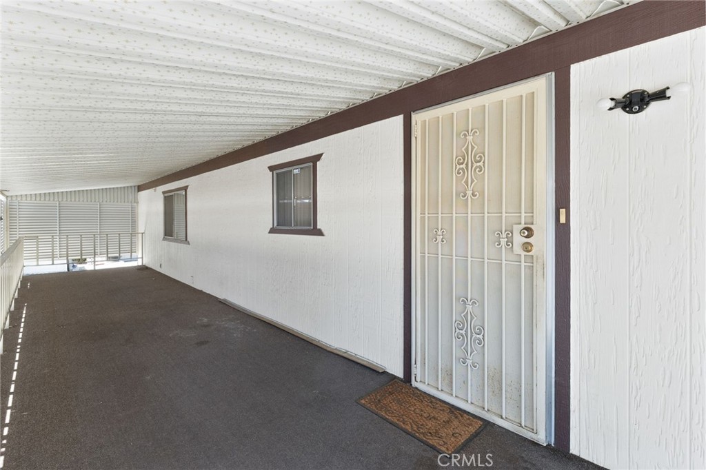 1525 W Oakland 27