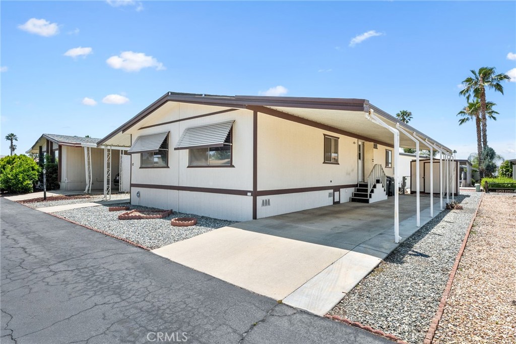 1525 W Oakland 27