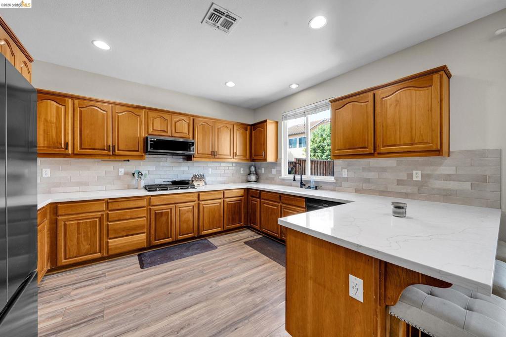 2340 Cambridge Dr
