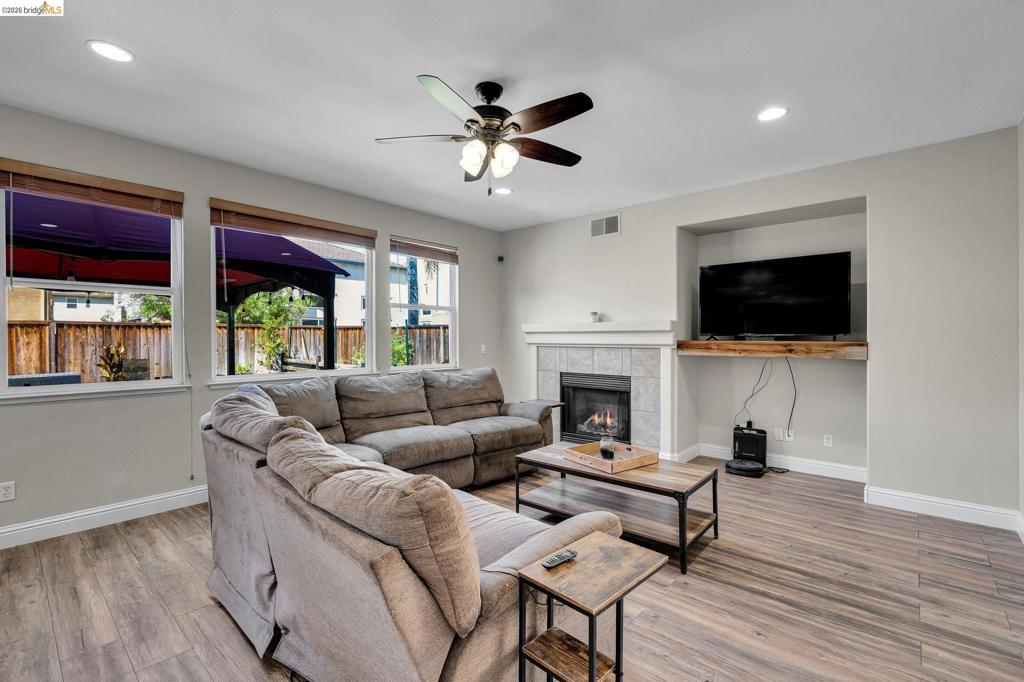 2340 Cambridge Dr