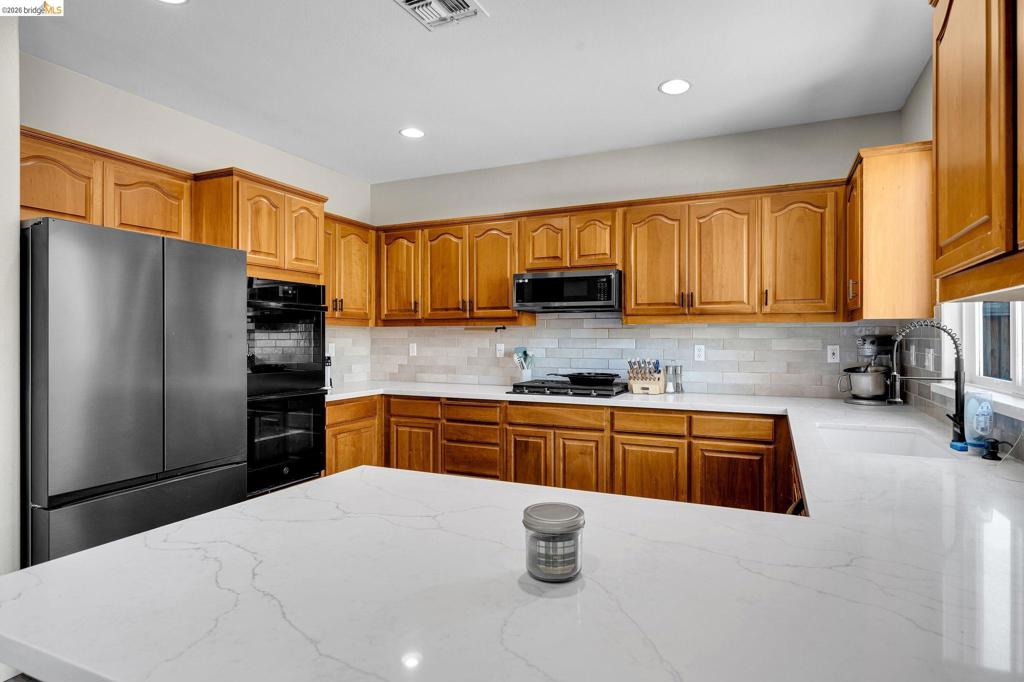 2340 Cambridge Dr