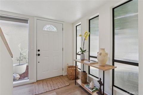 Photo of 29365 Calle Gaviota, Murrieta, CA 92563 (MLS # SW26065754)