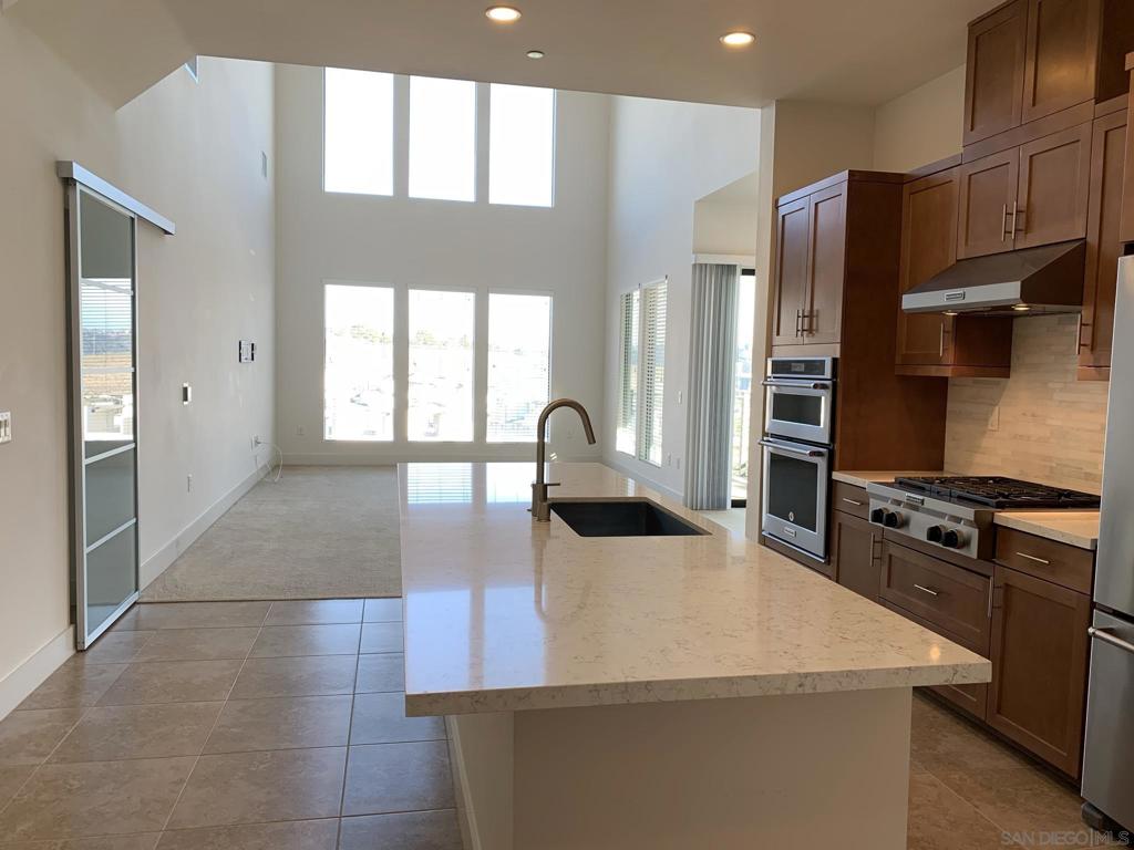 8575 Aspect Dr
