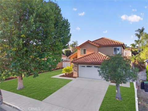Photo of 24432 Calle Tassjara, Murrieta, CA 92562 (MLS # SW26171618)