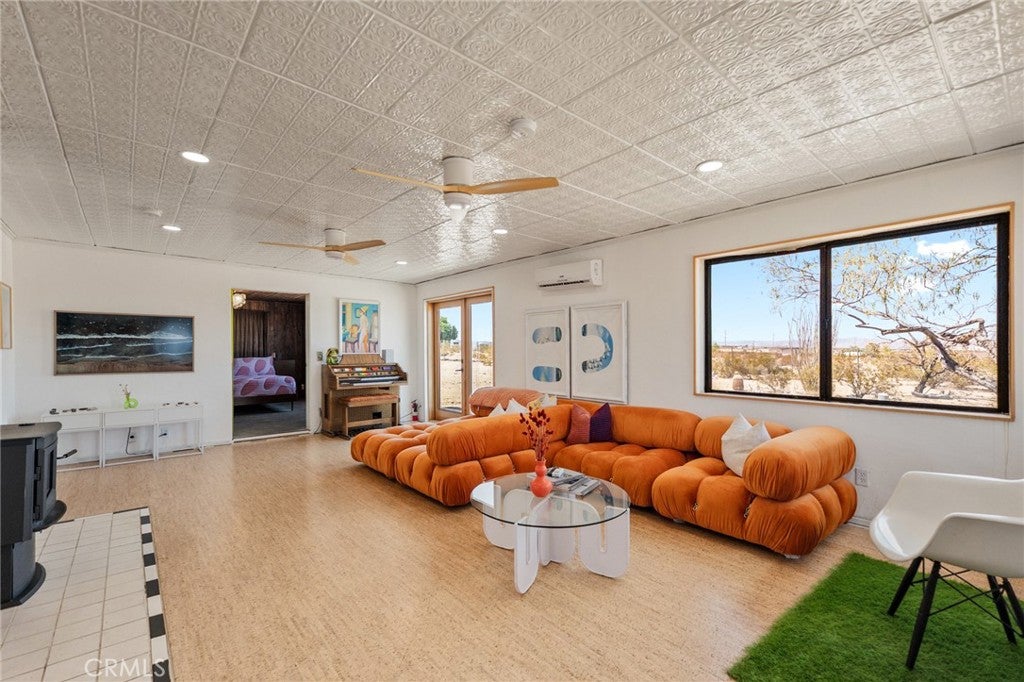 69833 Sunny Sands