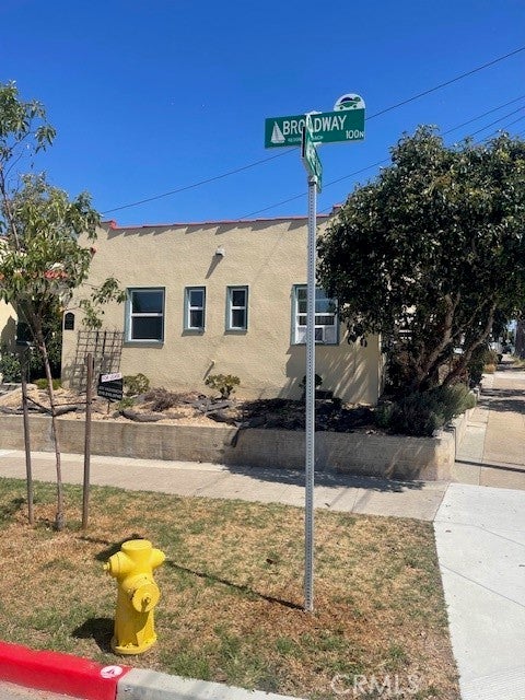 Photo of 401 Broadway, Redondo Beach, CA 90277 (MLS # PV26202064)