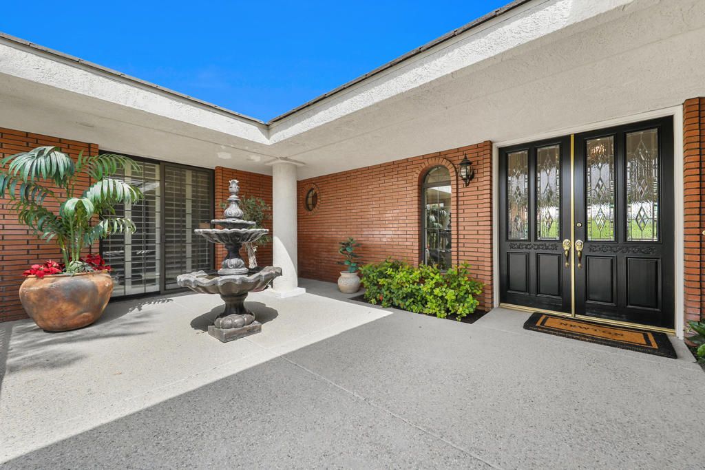 Photo of 72550 Greenbriar Lane, Palm Desert, CA 92260 (MLS # 219138580DA)