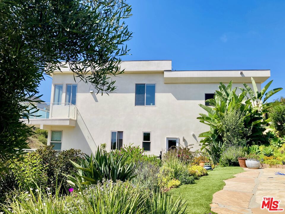 5787 Calpine Drive