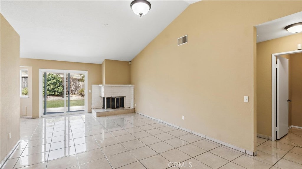 1210 W Cimarron