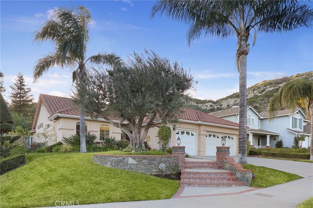 Photo of 24632 Stagg Street, West Hills, CA 91304 (MLS # SR26074321)