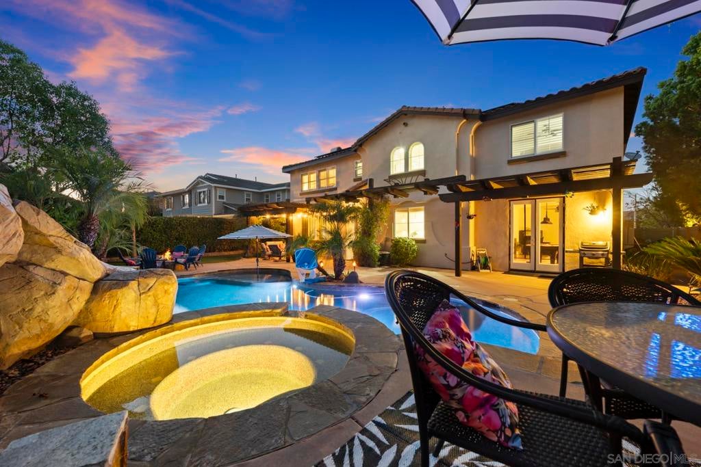32489 Castle Court