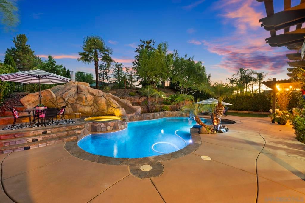 32489 Castle Court