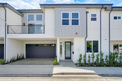 Photo of 2409 Perkins Ln, Redondo Beach, CA 90278 (MLS # SB26062760)