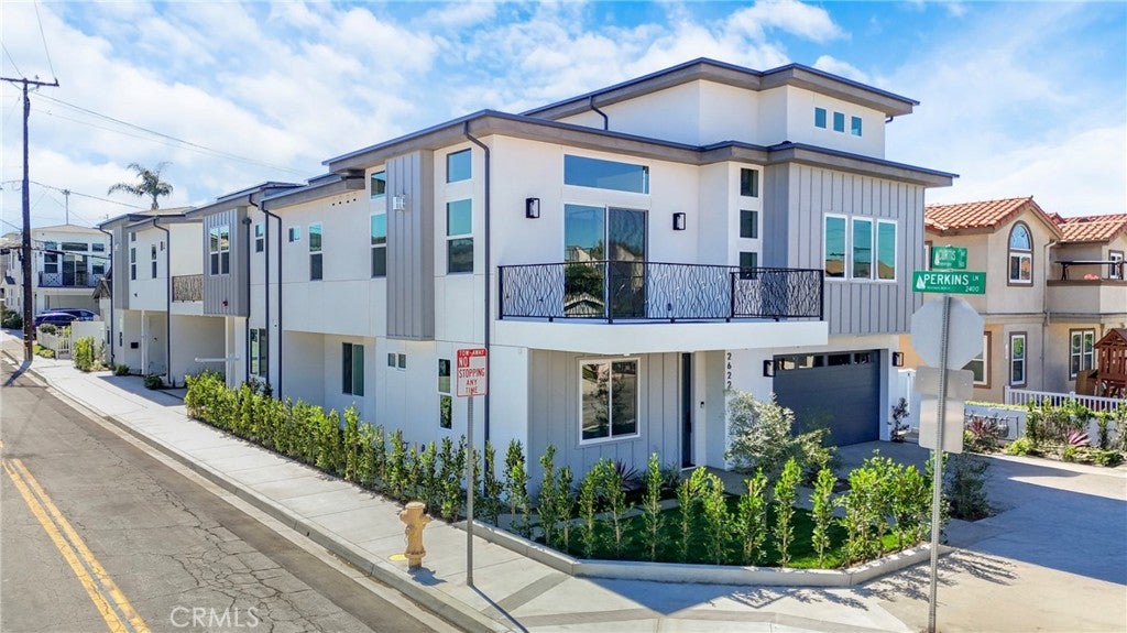 2409 Perkins Ln