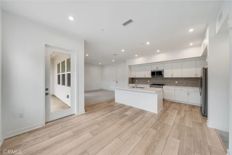 MLS: OC26153266