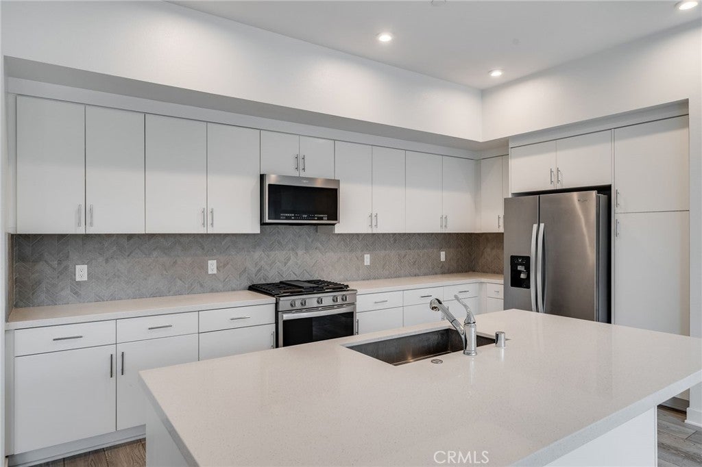 1338 S Urbana