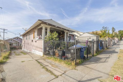 Photo of 2415 N Gates Street, Los Angeles, CA 90031 (MLS # 26640637)