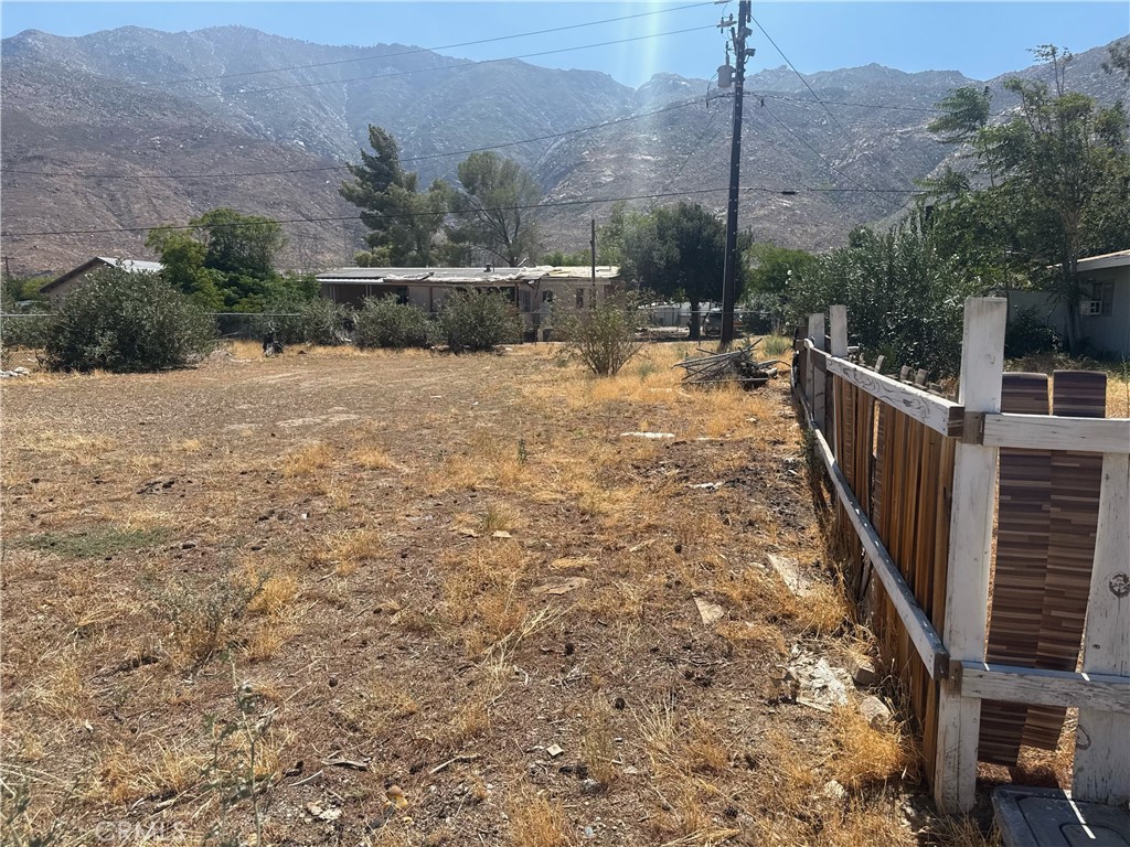 Cabazon Land APN #528-033-006 on a 5,663 Sqft Lot. Utilities unknown and agent/buyer to verify all with city.