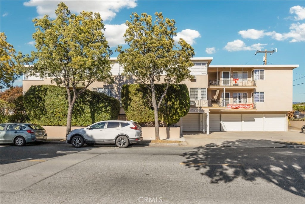 1515 W Commonwealth Avenue