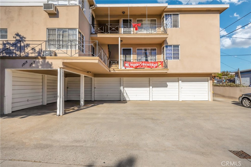 1515 W Commonwealth Avenue