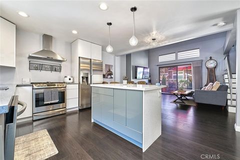 957 W Imperial 30 La Habra CA 90631