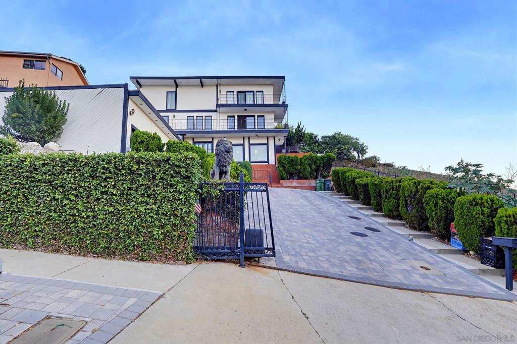 4515 Valley Ridge