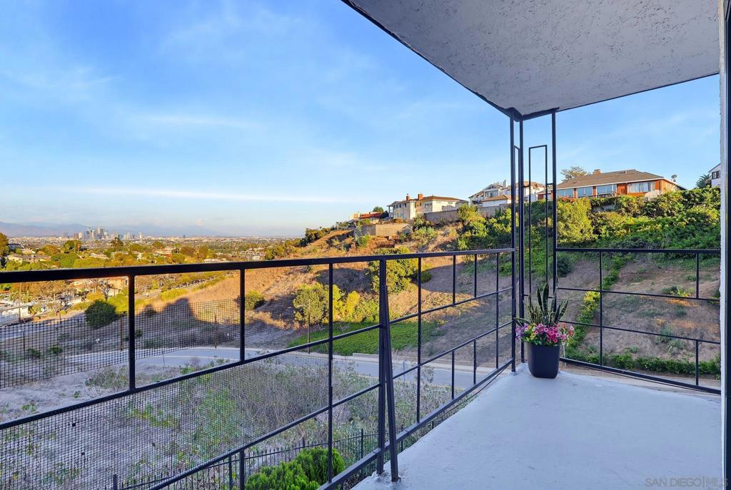 4515 Valley Ridge