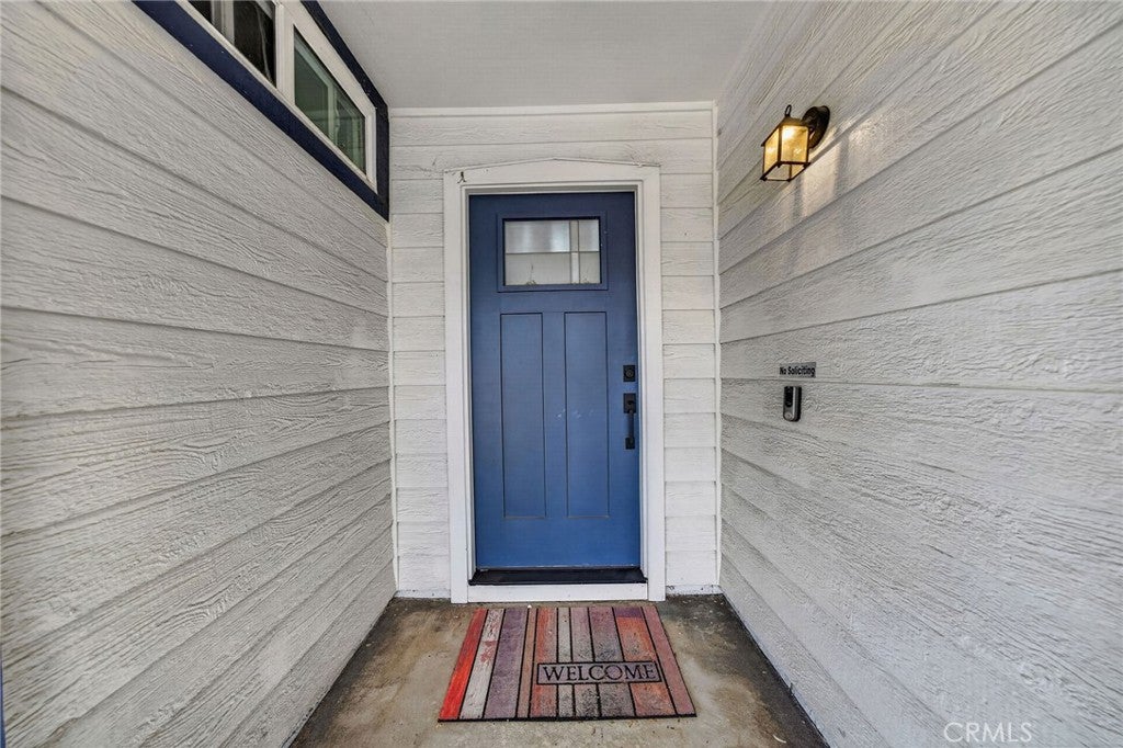 25992 Country Walk Lane