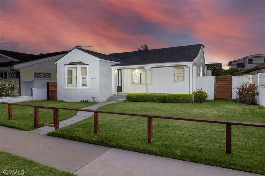 Photo of 1821 Lake Street, Huntington Beach, CA 92648 (MLS # OC25157821)