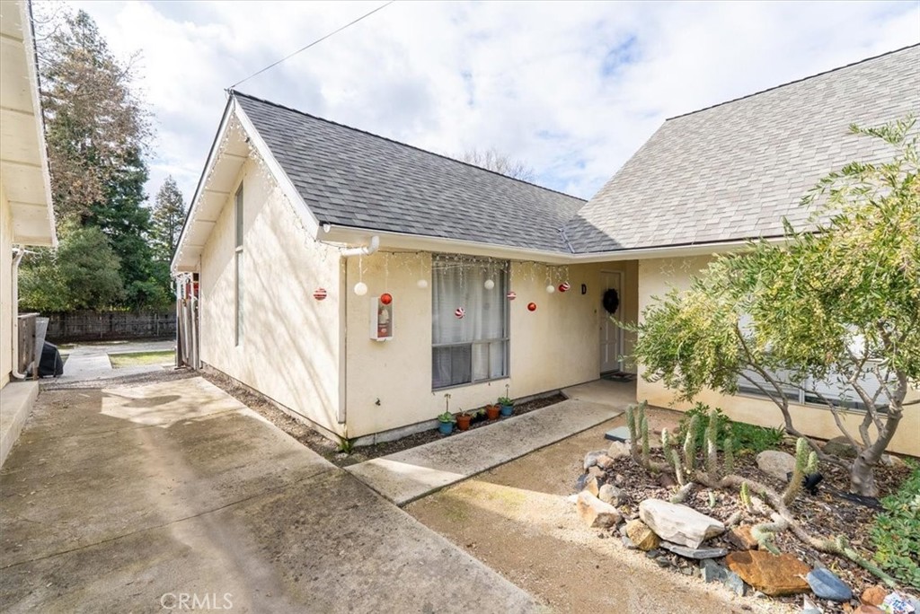 PROPERTIES 7520 Sombrilla