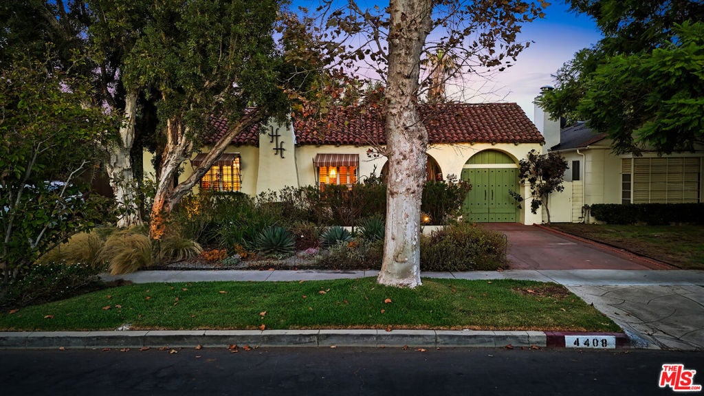 4408 Mariota Avenue