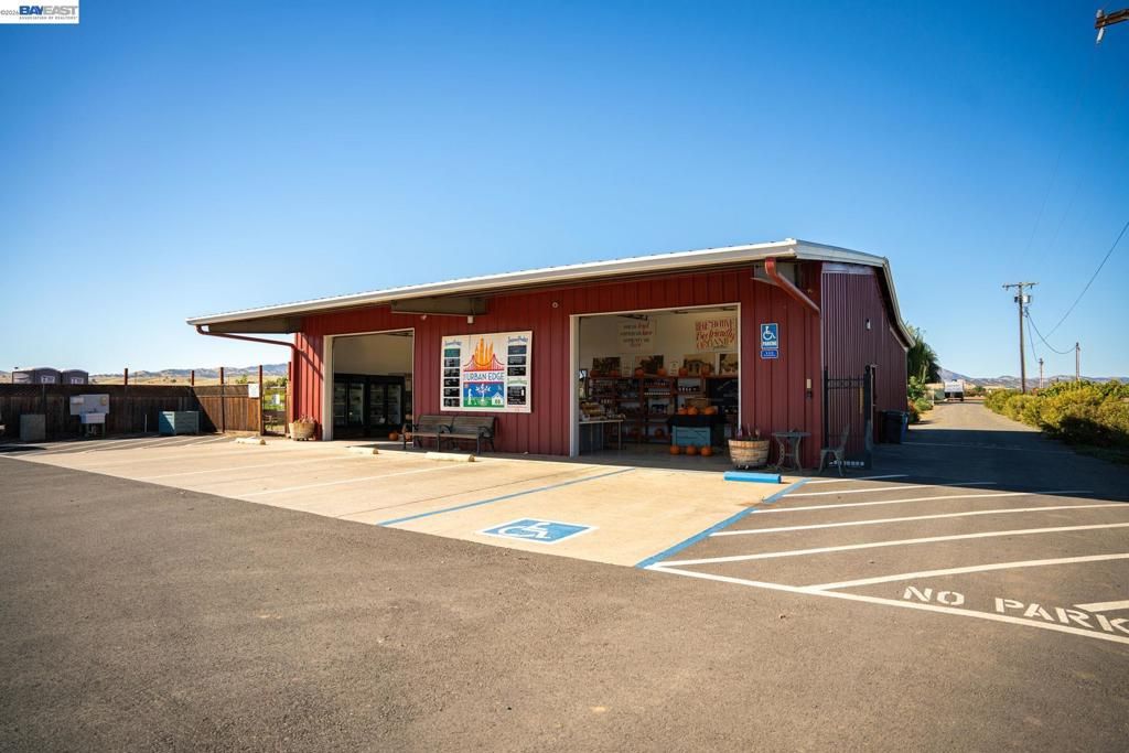 Photo of 2017 Walnut Blvd Blvd, Brentwood, CA 94513 (MLS # 41130747)