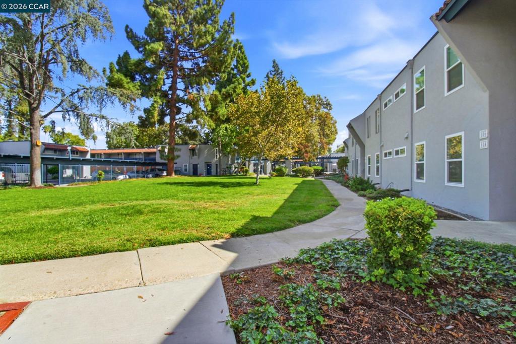 1001 Murrieta Blvd 104