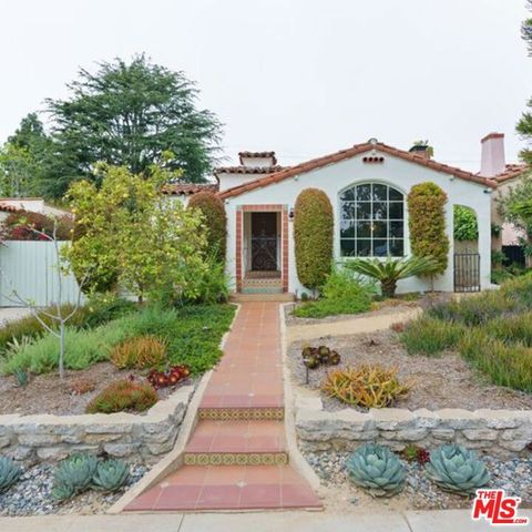 Photo of 2317 Pearl Street, Santa Monica, CA 90405 (MLS # 26823803)