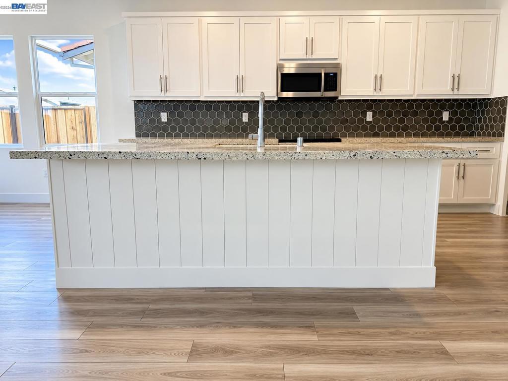 305 N Mendocino Way
