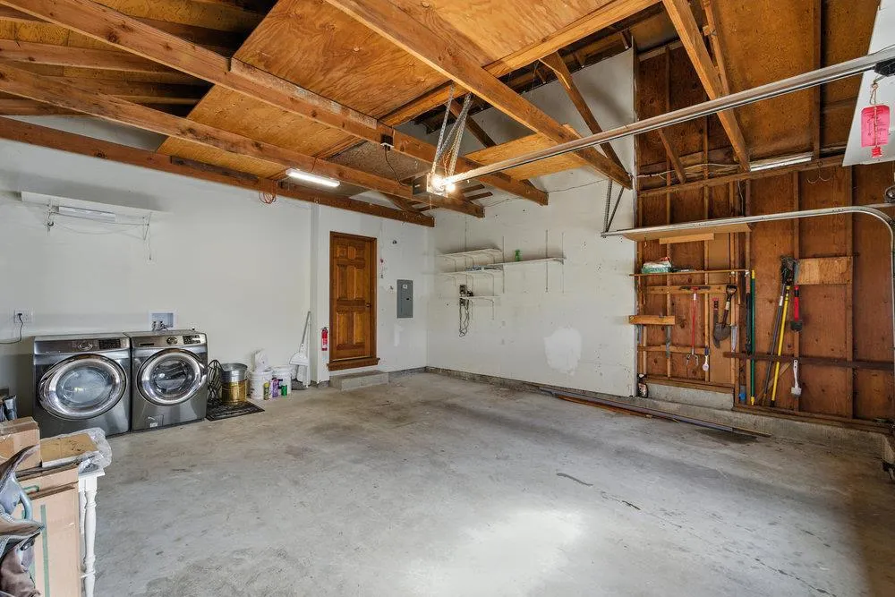 Moss Beach, California 94038, United States, 3 Bedrooms Bedrooms, ,2 BathroomsBathrooms,Residential,Active,195194