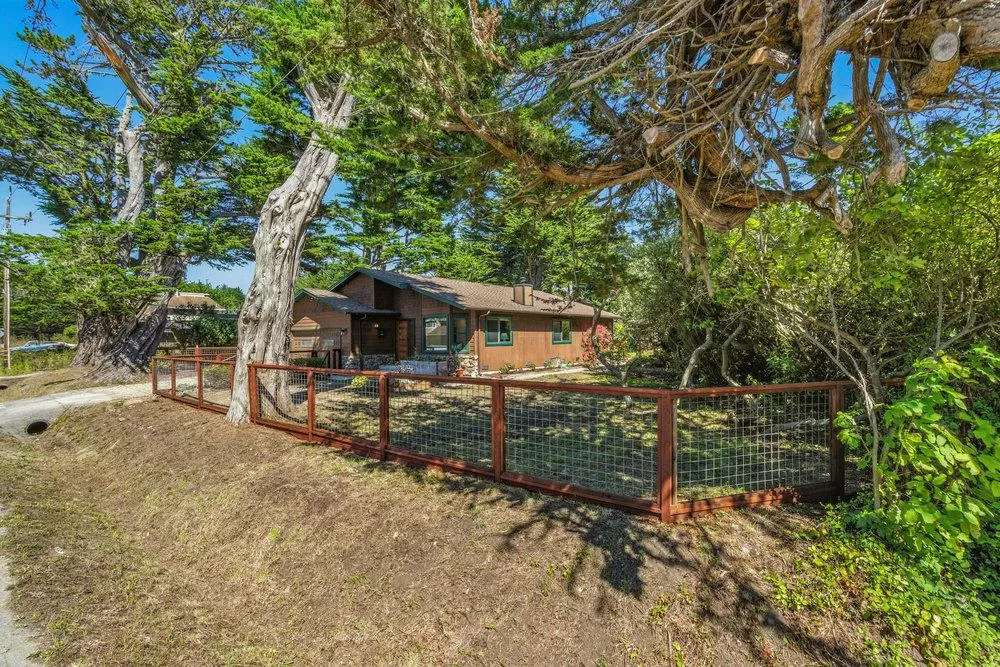 Moss Beach, California 94038, United States, 3 Bedrooms Bedrooms, ,2 BathroomsBathrooms,Residential,Active,195194