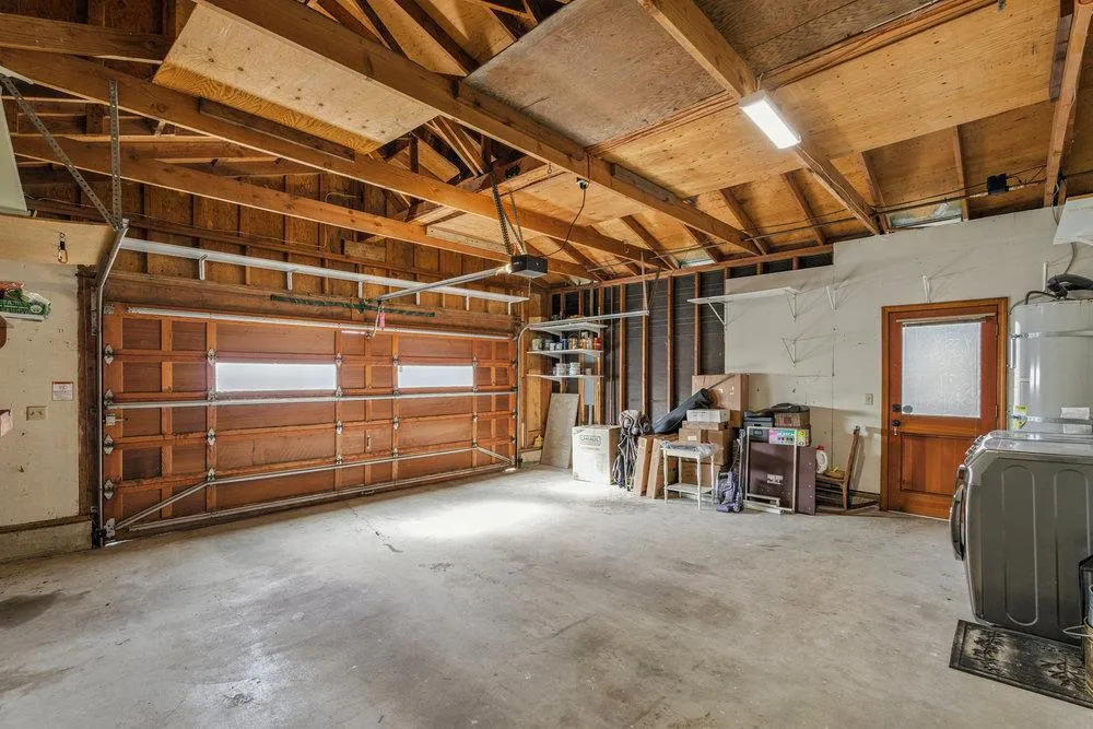 Moss Beach, California 94038, United States, 3 Bedrooms Bedrooms, ,2 BathroomsBathrooms,Residential,Active,195194